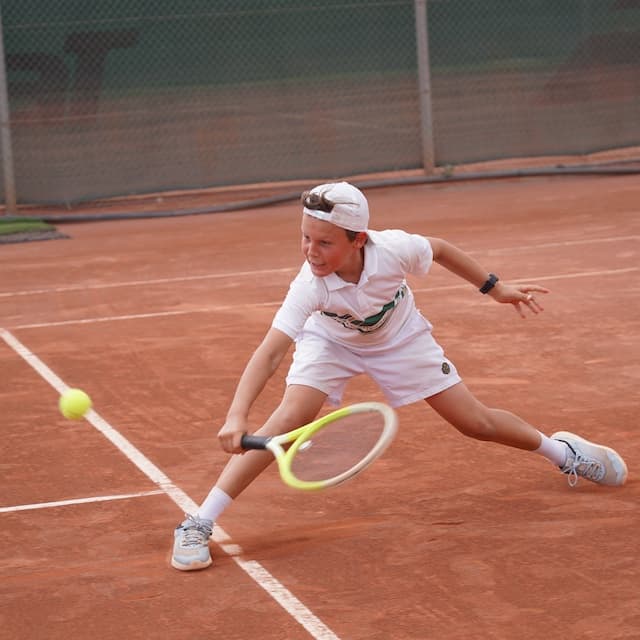 JUNIOR TENNIS CAMP
